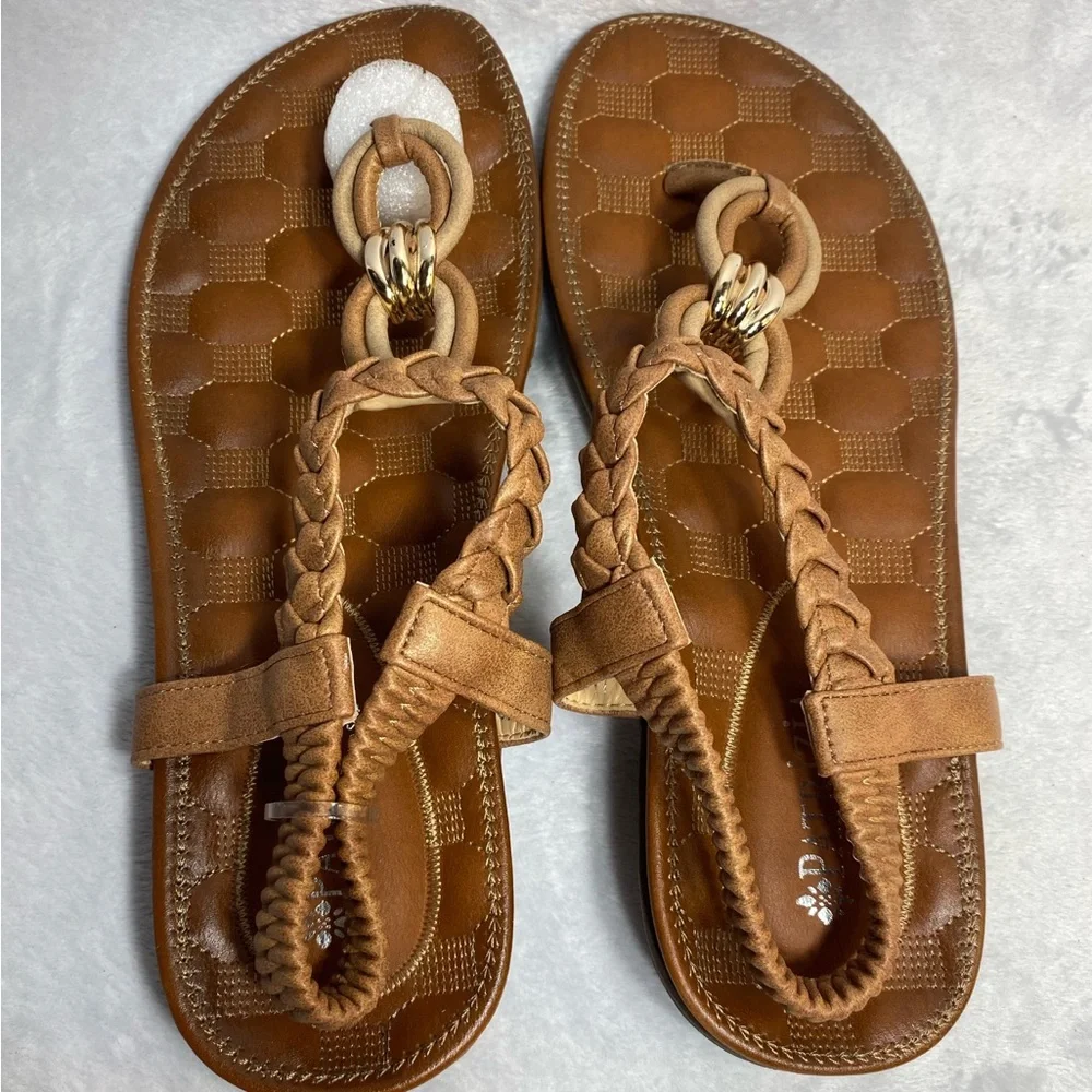 Patrizia Women’s Galdus Tan Sandals Size 9 NWOT - Picture 5 of 9